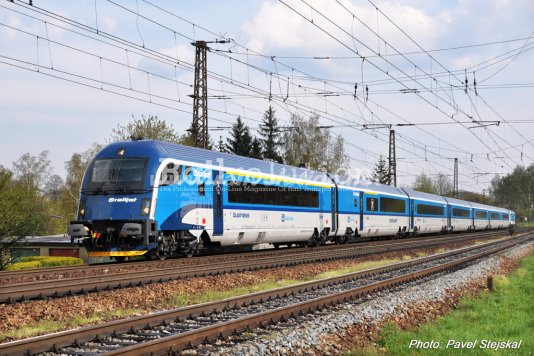 First ČD Railjet Arrives On Czech Network