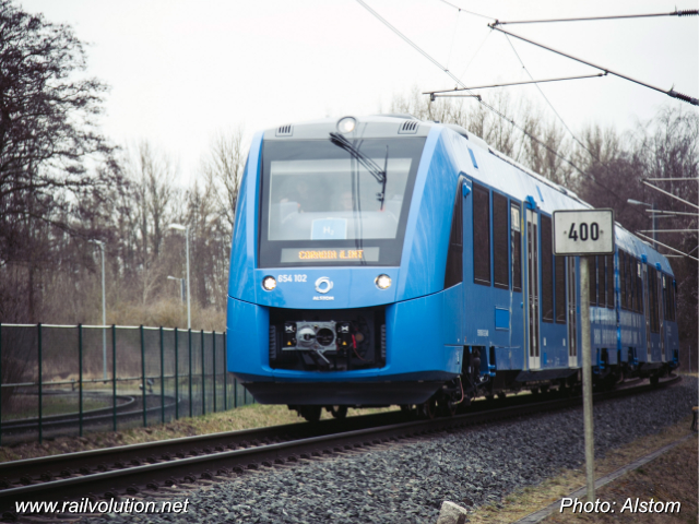 The prototype Coradia iLint 654 102 at Alstom’s Salzgitter works test track on 14 March 2017