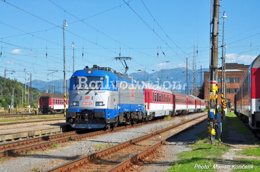 Class 380s On Test Commercial Service in Hungary and Slovakia