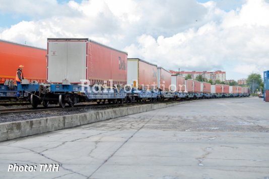 First Full Semi-trailer Train In Russia