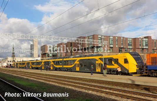 Type 16Ev EMU Presented To The Public