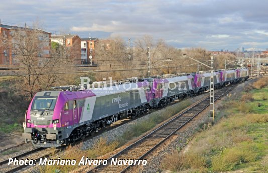 Renfe Mercancías Takes Delivery Of First Class 256 Locomotives