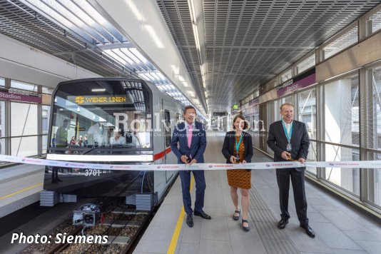 X-Wagen metro trains started passenger service