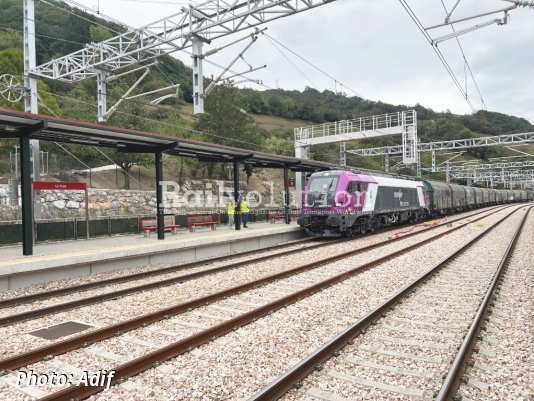 First commercial test train on Pajares Variante