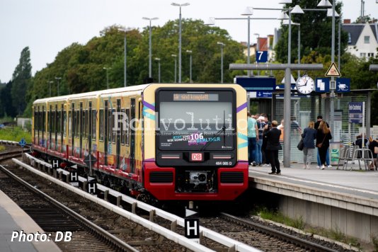 Class 483/484 completely in service