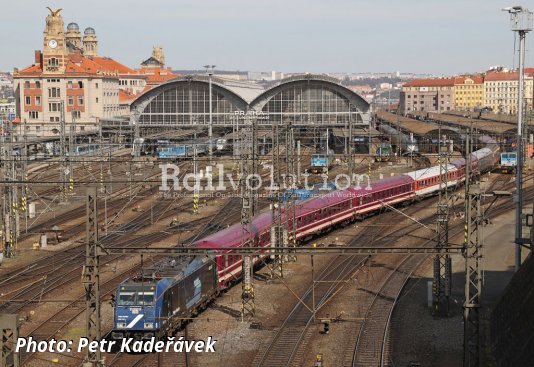 The first European Sleeper train has arrived in Praha