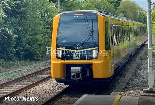 Class 555 trains begin daytime test runs