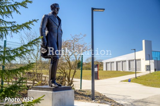 Robert Stephenson statue goes on display at the Locomotion Museum