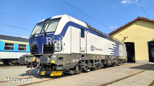New design for ČD's fast Vectrons