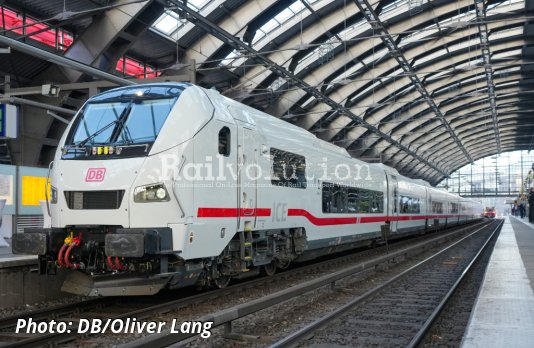 Public presentation of the ICE L before the start of operation
