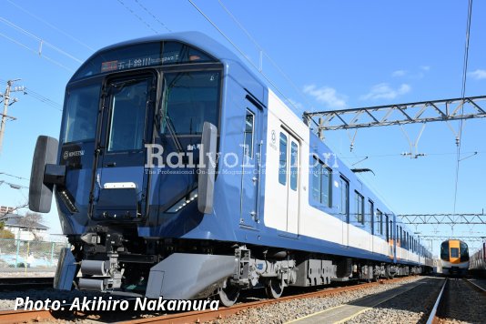 Kintetsu introduces a new Class 1A EMU
