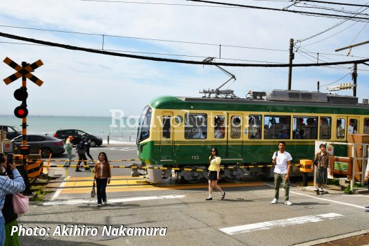 New EMUs for picturesque Enoden inaugurated