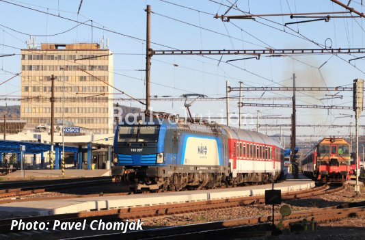Hungarian Vectrons run to Košice