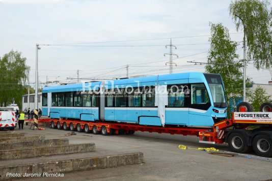 First nOVA Tram Arrives In Ostrava