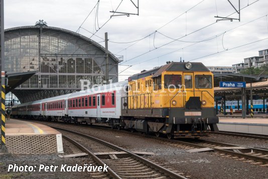 Composite Bike-Couchette Cars At RJ