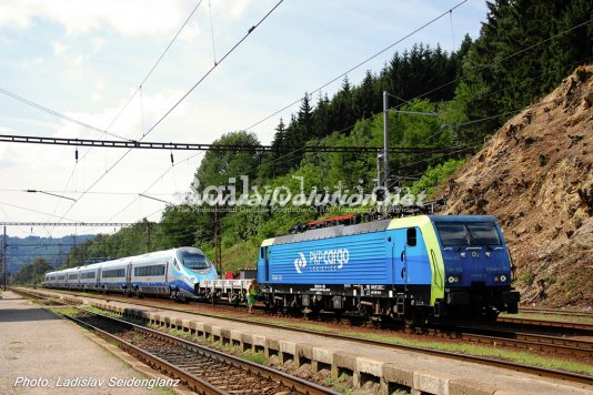 First PKP IC Pendolino Enters Poland