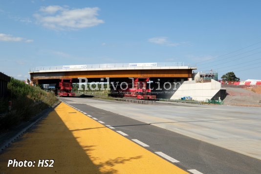 HS2 Installs New Modular Bridge Over M42